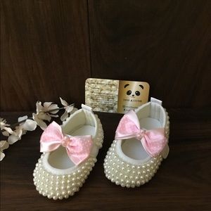 Pearl baby shoes